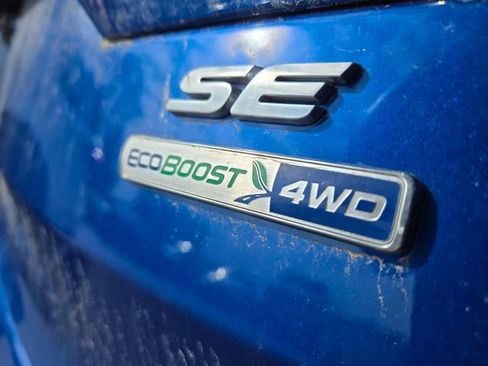 Used 2017 Ford Escape SE w/ Equipment Group 201A image 4