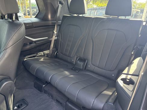 Used 2021 BMW X7 xDrive40i w/ M Sport Package AWD/4WD image 32