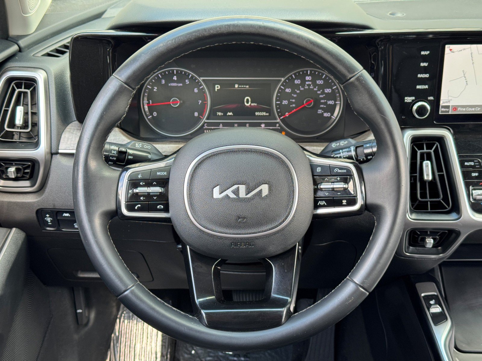 Used 2022 Kia Sorento EX w/ Panoramic Sunroof Package FWD image 19