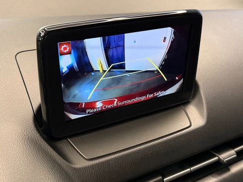 Used 2019 Toyota Yaris LE image 14