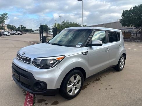 Used 2018 Kia Soul FWD image 1