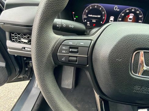 Used 2023 Honda Accord EX image 16