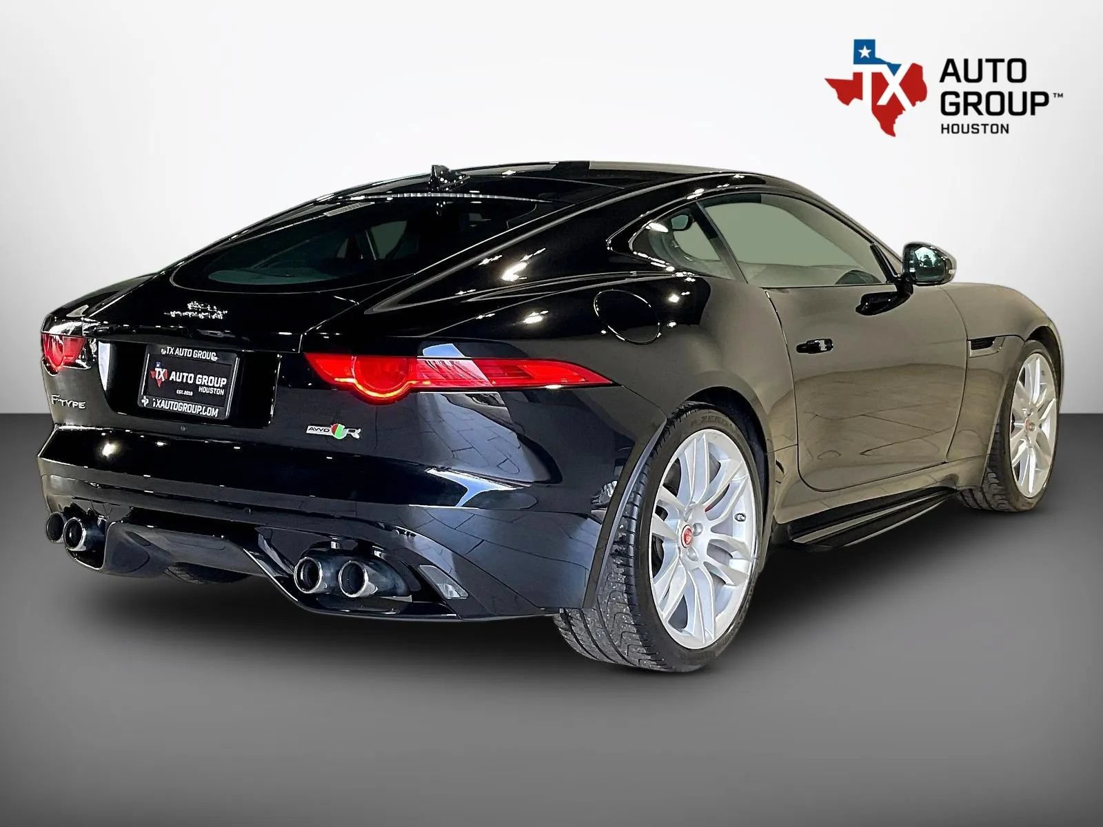 Used 2017 Jaguar F-TYPE R AWD/4WD image 6