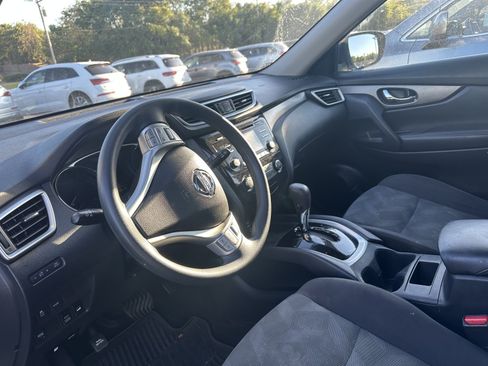 Used 2016 Nissan Rogue S AWD/4WD image 3