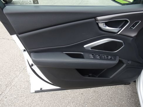 Used 2025 Acura RDX SH-AWD image 12
