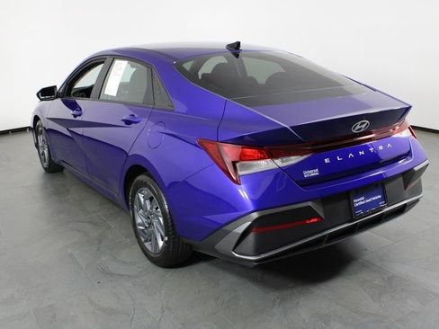 Certified 2024 Hyundai Elantra SEL FWD image 4