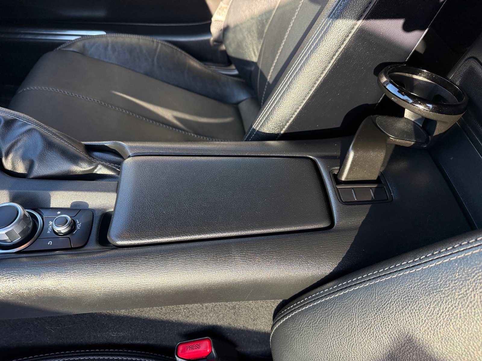 Used 2023 MAZDA MX-5 Miata Grand Touring RWD image 14