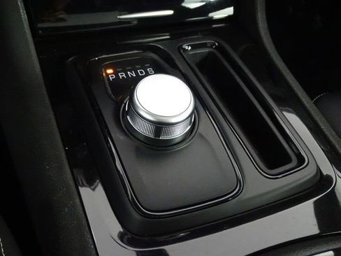 Used 2023 Chrysler 300 S image 39