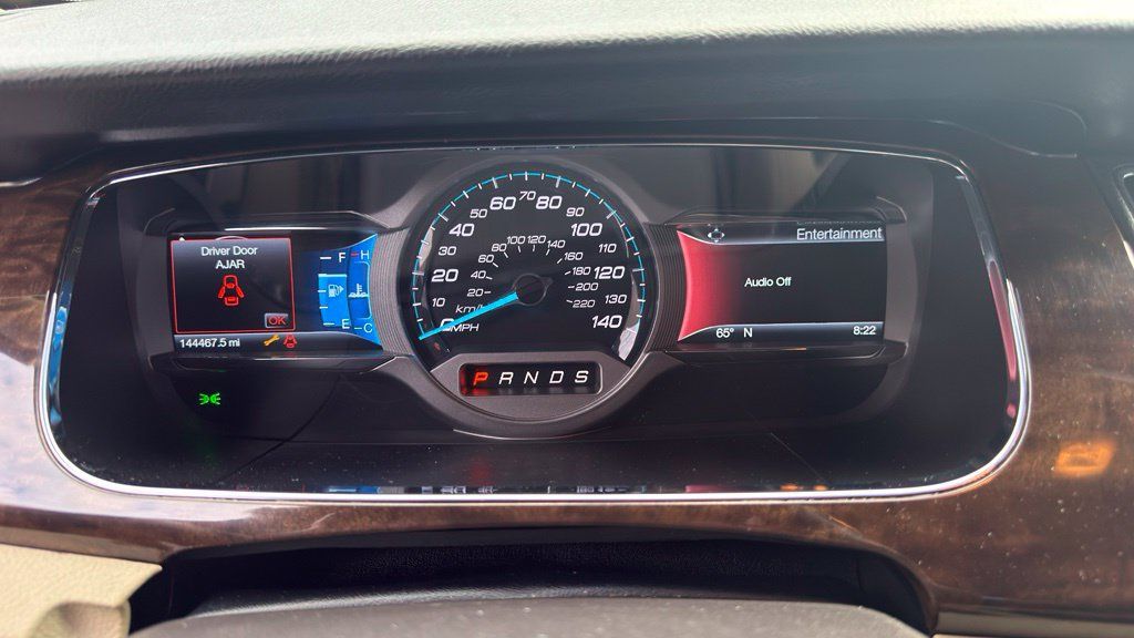 Used 2019 Ford Taurus Limited FWD image 12