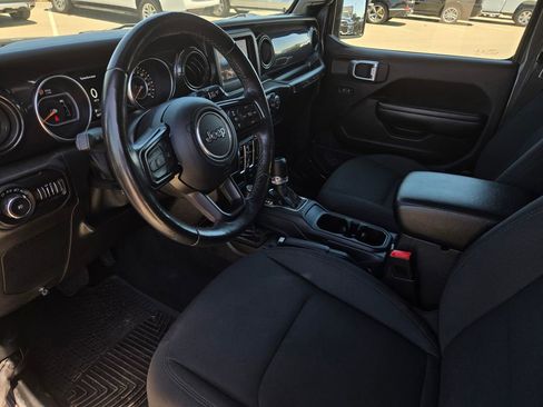 Used 2021 Jeep Wrangler Unlimited Sport AWD/4WD image 12