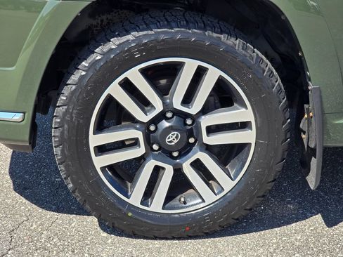Used 2022 Toyota 4Runner Limited AWD/4WD image 14
