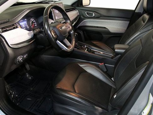 Used 2022 Jeep Compass Latitude image 12