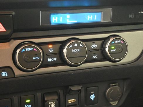 Certified 2021 Toyota Tacoma TRD Off-Road w/ Technology Package image 14