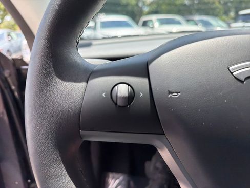 Used 2025 Tesla Model Y Long Range AWD/4WD image 20