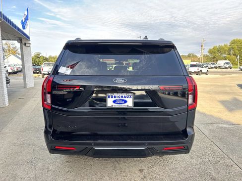 New 2025 Ford Expedition Platinum w/ Stealth Performance Package image 5