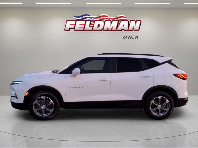 Used 2025 Chevrolet Blazer LT w/ Convenience Package FWD image 2