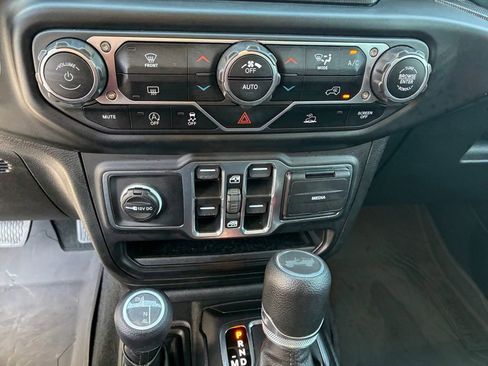 Used 2023 Jeep Wrangler Sport S image 10