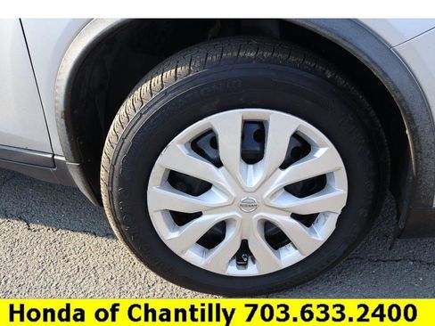 Used 2016 Nissan Rogue S w/ Appearance Package image 29