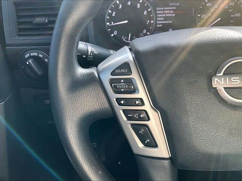 Used 2024 Nissan Titan SV image 22