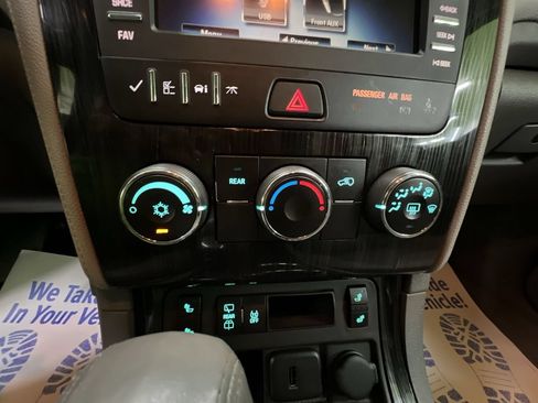 Used 2017 Chevrolet Traverse LT w/ Style and Technology Package FWD image 23