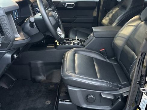 Used 2025 Ford Bronco Badlands image 10