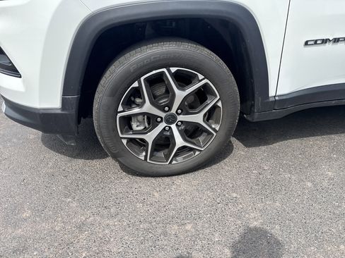 Used 2025 Jeep Compass Limited AWD/4WD image 11