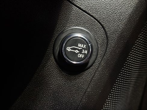 Used 2022 GMC Acadia Denali image 37