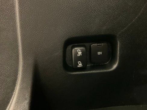 Used 2018 Ford Edge Titanium w/ Technology Package AWD/4WD image 38