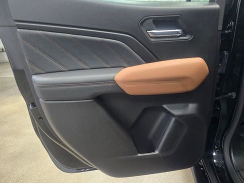 New 2025 GMC Canyon AT4 w/ Nightfall Edition AWD/4WD image 13