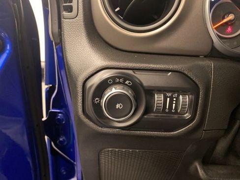 Used 2018 Jeep Wrangler Unlimited Sport image 18