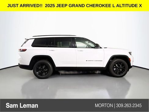 New 2025 Jeep Grand Cherokee L Altitude image 8