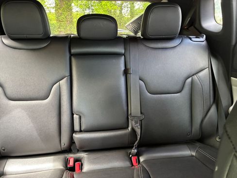 Used 2025 Jeep Compass Limited image 37