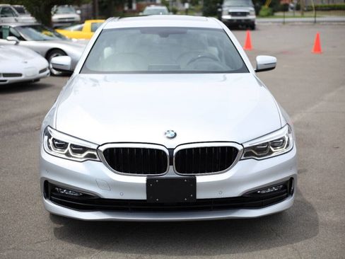 Used 2017 BMW 540i xDrive image 3