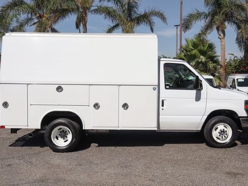 Used 2024 Ford E-350 and Econoline 350 Super Duty w/ Power Windows & Locks Group RWD image 11