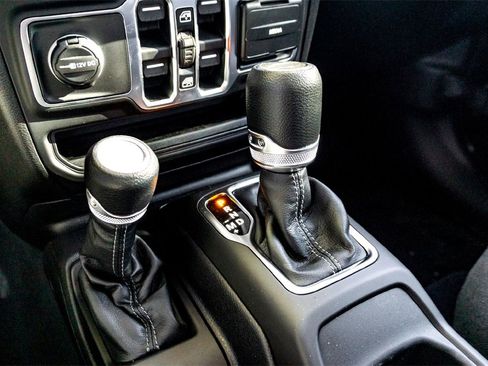 New 2026 Jeep Gladiator Sport image 16