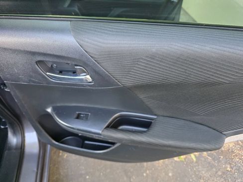 Used 2017 Honda Accord LX image 26
