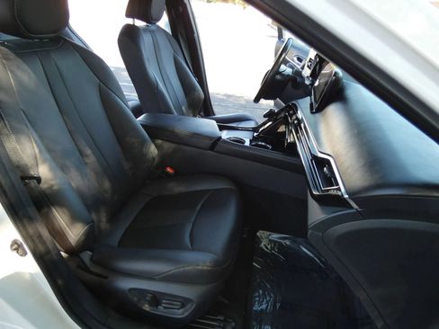 Used 2023 Toyota Mirai w/ Advanced Technology Package image 35