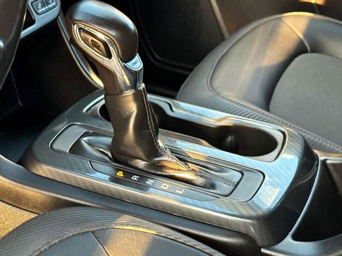 Used 2022 GMC Canyon AT4 w/ Trailering Package image 16