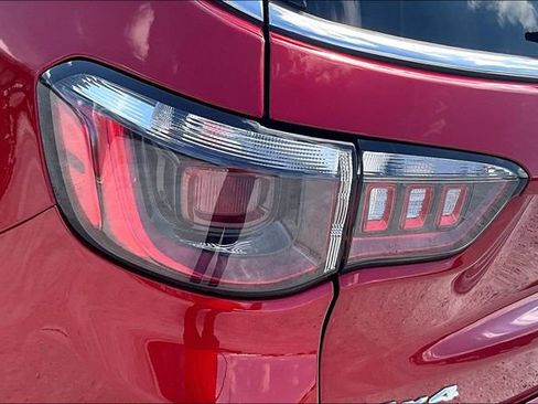 Used 2025 Jeep Compass Limited image 29