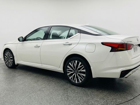 Used 2025 Nissan Altima 2.5 SV image 6