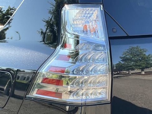 Used 2023 Lexus GX 460 Premium AWD/4WD image 10