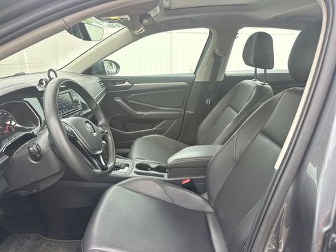 Used 2020 Volkswagen Jetta SE w/ SE Cold Weather Package FWD image 7