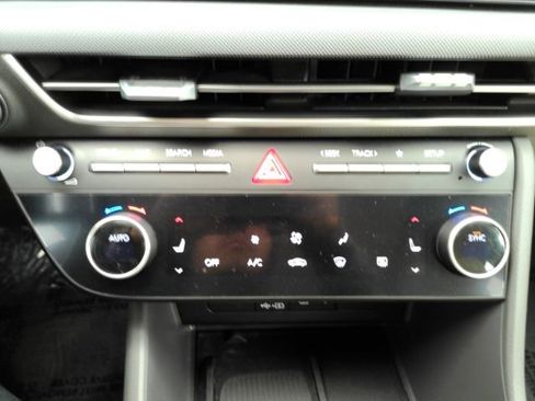 Used 2024 Hyundai Sonata SEL w/ Convenience Package image 40