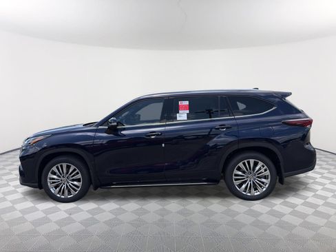 New 2026 Toyota Highlander Platinum AWD/4WD image 4