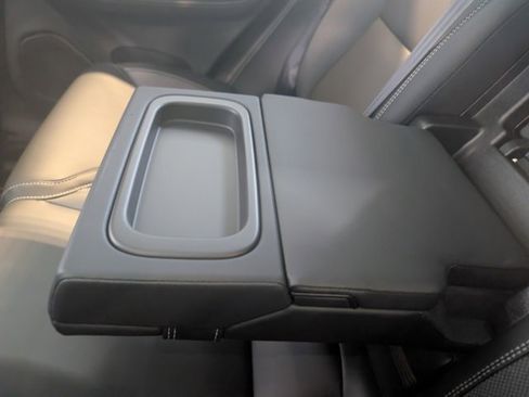 Used 2022 Volvo XC60 B6 R-Design w/ Advanced Package image 27