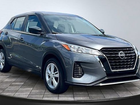 Used 2024 Nissan Kicks S FWD image 3