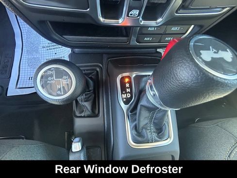 New 2025 Jeep Wrangler Unlimited Sahara AWD/4WD image 15