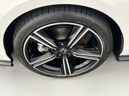 Used 2024 Honda Accord Sport image 11