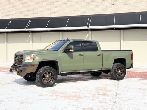 Used 2015 GMC Sierra 2500 Denali w/ Duramax Plus Package AWD/4WD image 7