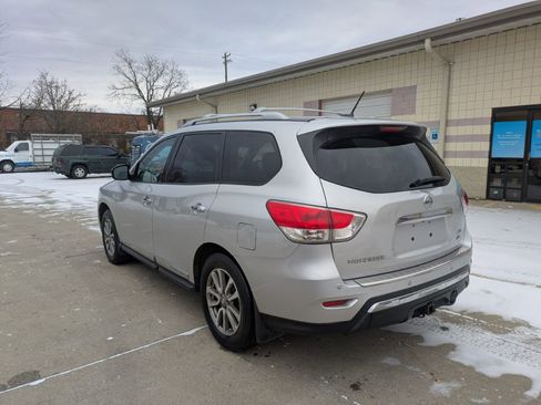 Used 2016 Nissan Pathfinder SL w/ SL Tech Package image 7